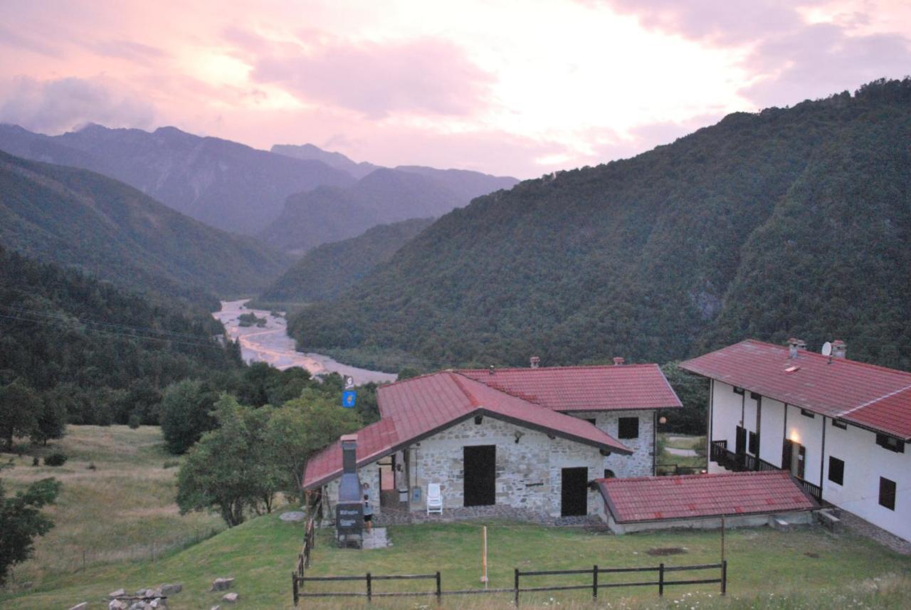 Rifugio Malga Grasia Caprizi Bagian luar foto