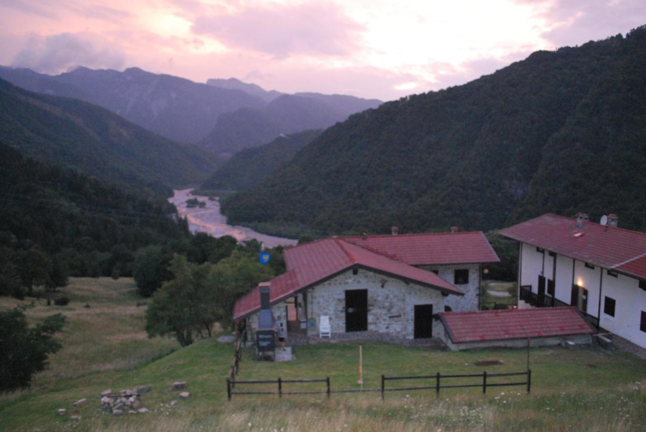 Rifugio Malga Grasia Caprizi Bagian luar foto